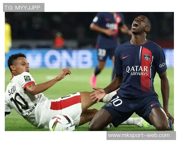 埃托奥与登贝莱重聚致意视频曝光感慨再见如故金球先生的荣耀