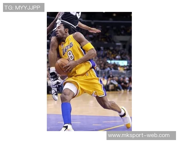 帕森斯直言若库里选择耐克或阿迪我会追随但安德玛不够酷不穿 帕森斯直言若库里选择耐克或阿迪我会追随但安德玛不够酷不穿