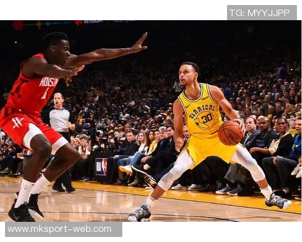 火箭内线狂潮78分轻松碾压对手32分展现统治力 火箭内线狂潮78分轻松碾压对手32分展现统治力